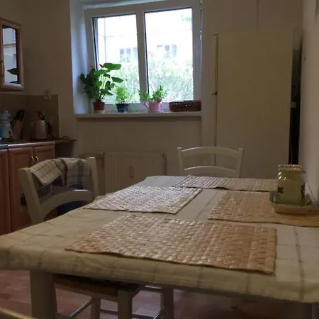 Apartman Jilemnickeho 4 *